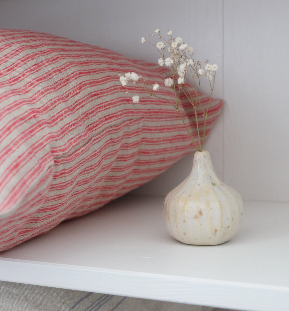 Keraaminen Viikuna-maljakko kuivakukkia – Poca Ceramics, harmaa minimaljakko