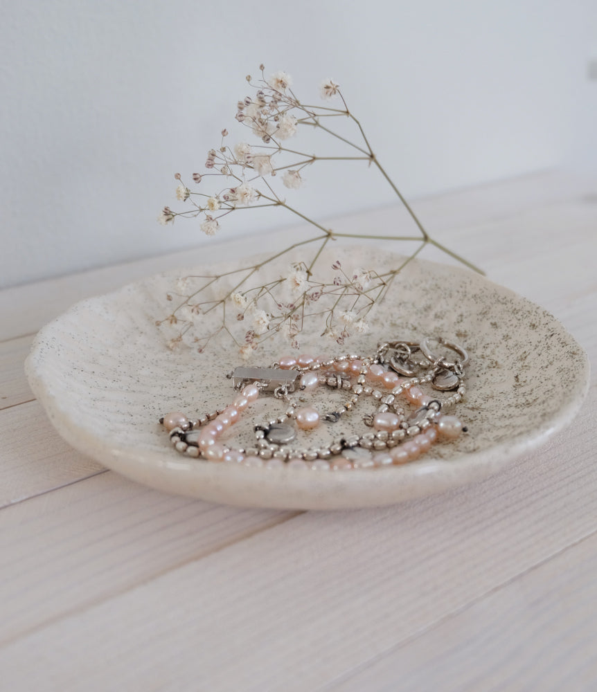 Keraaminen Sand-vati korujen säilytykseen – Poca Ceramics, valmistettu Alankomaissa