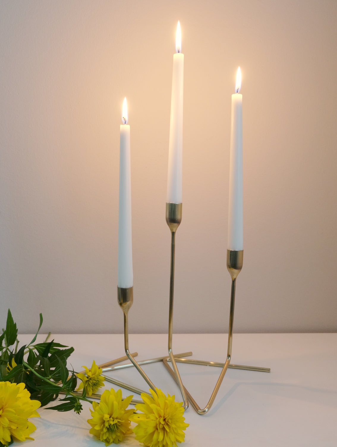 Kynttilänjalka Puzzle kulta – harjattu ruostumaton teräs, 3 kokoa, yhdisteltävä kynttelikkö, Born in Sweden