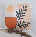 Lehti-printtinen sisustustyynynpäällinen Adelic, beige-musta-oranssi-valkoinen – 45×45 cm, By Javy