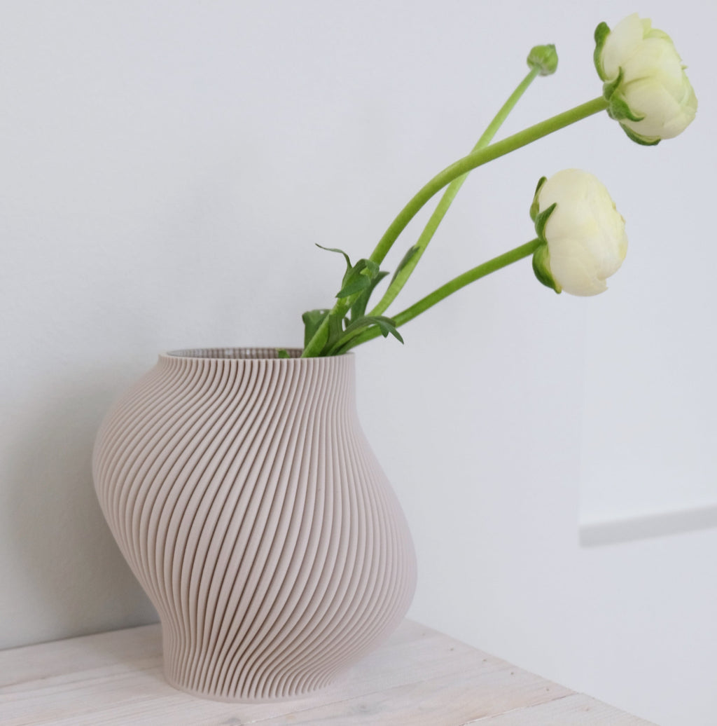 Maljakko Boyk-14 sisustuksessa – beige 3D-tulostettu ekologinen maljakko olohuone