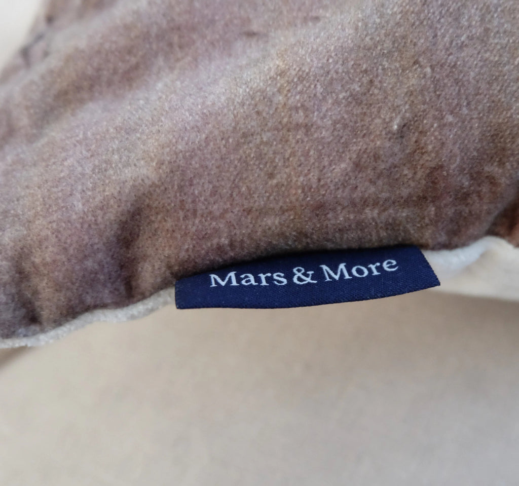 Mars & More Hogweed-tyyny sivulta – polyesterisametti sisustustyyny