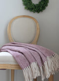 Torkkupeitto Herringbone Purple violetti – 100 % kierrätetty villa, kalanruotokuvio, 180 × 145 cm, BELPO