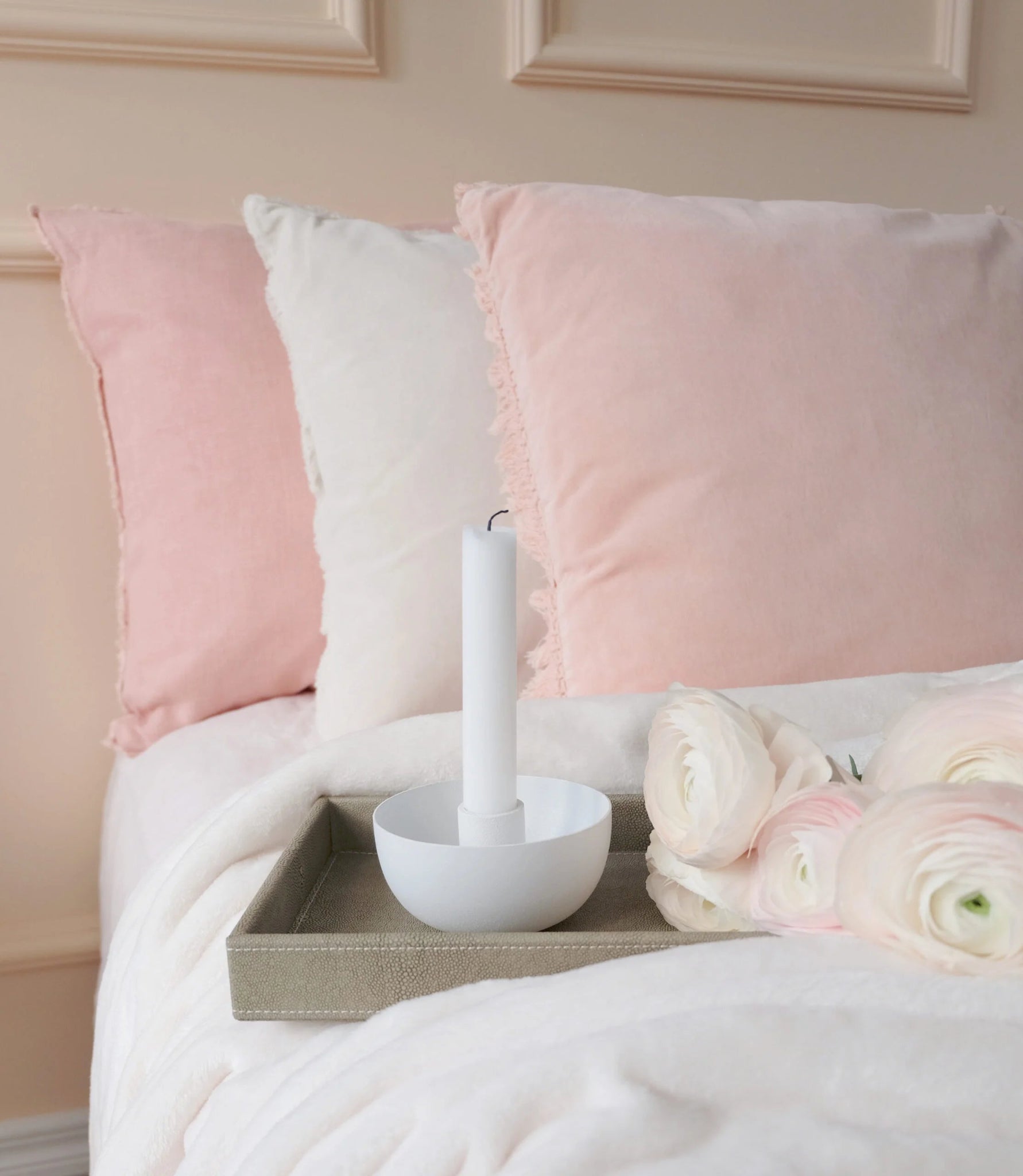 Peach Pink -tyyny yhdistettynä muihin tyynyihin – pinkki pellava sisustuskokonaisuus