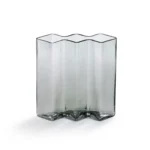 Lasinen kapea maljakko harmaa