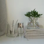 kiiltävä kynttilänjalka lämpökynttilälle